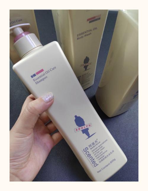 頭皮的匠心守護 從乳白質地到專業(yè)護理的奧妙